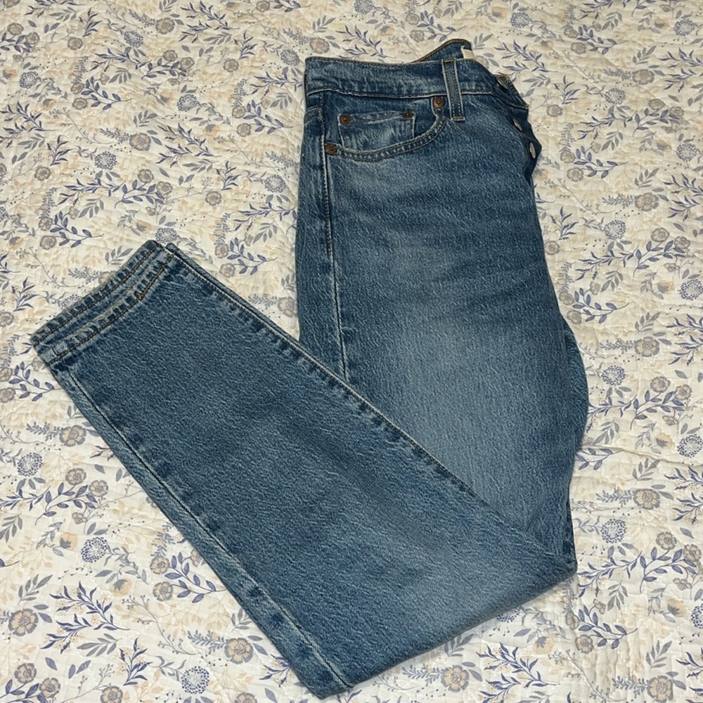 Levi’s wedgie jeans
